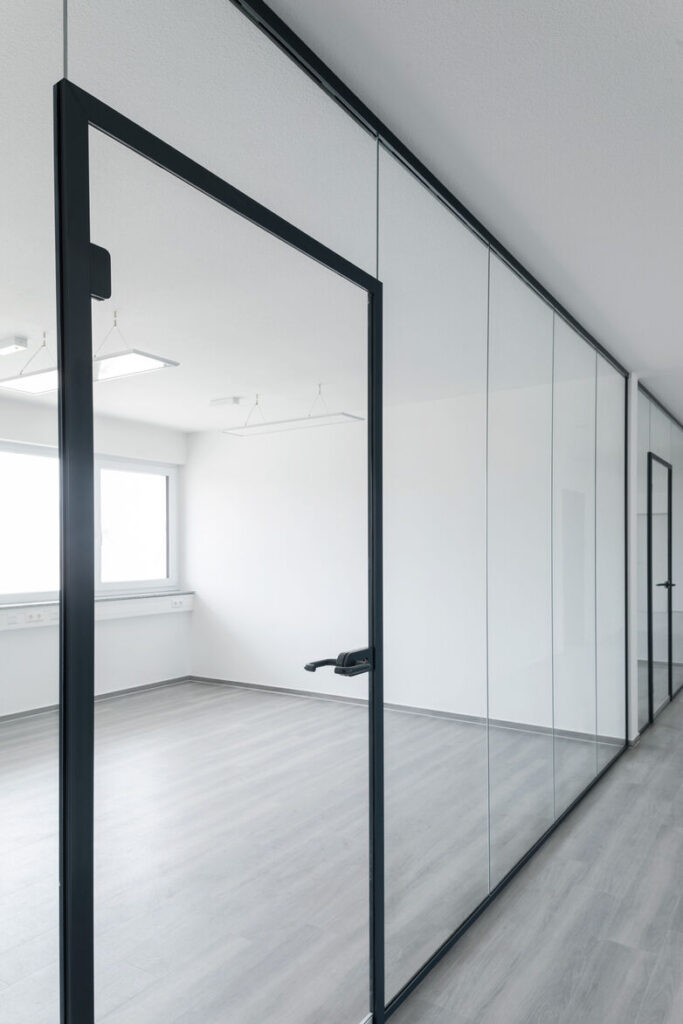 پارتیشن شیشه‌ ای